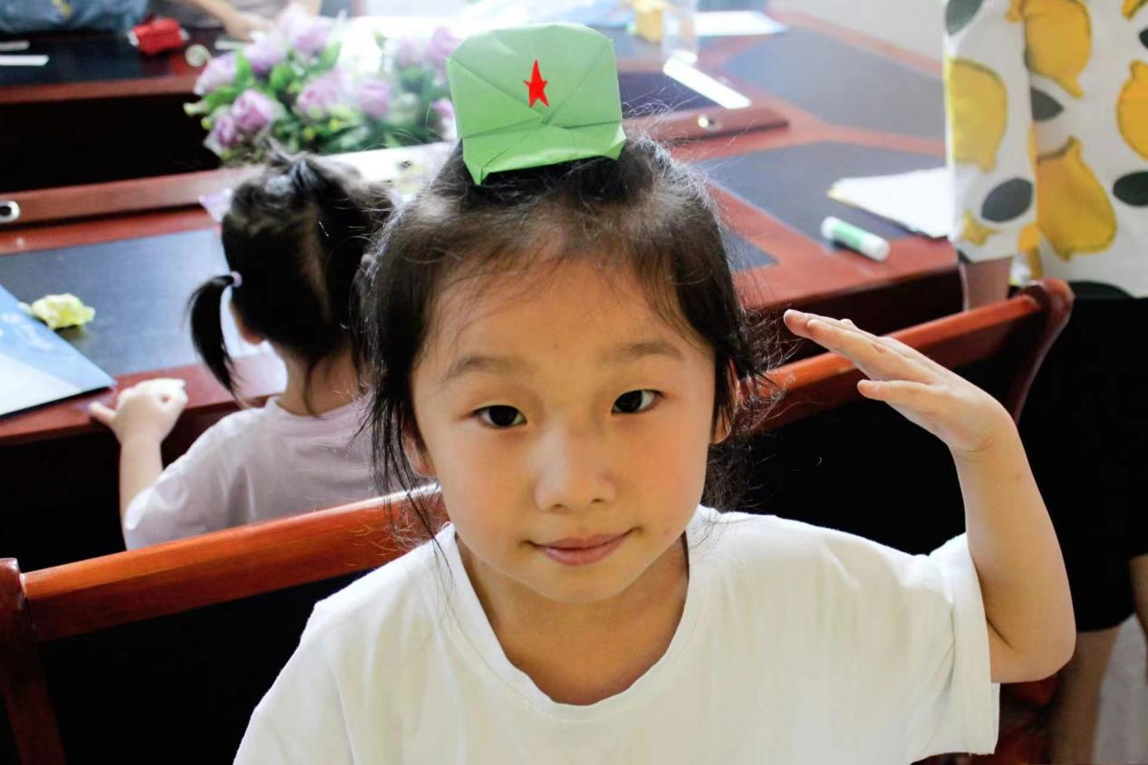 華東交通大學(xué)“追風(fēng)青年”走進(jìn)田間地頭