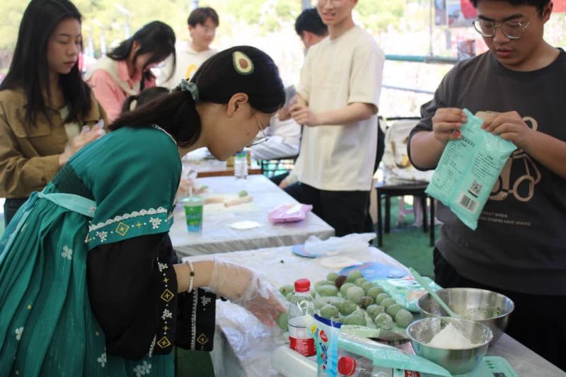 懷古惜今思奮進(jìn) 華東交通大學(xué)開展清明節(jié)系列活動2